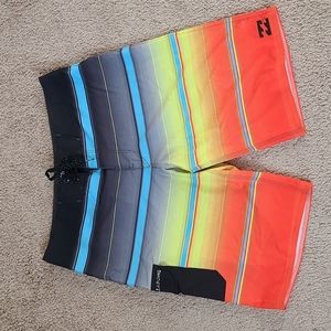 Billabong Platinum X Men's board shorts  Striped Size 32